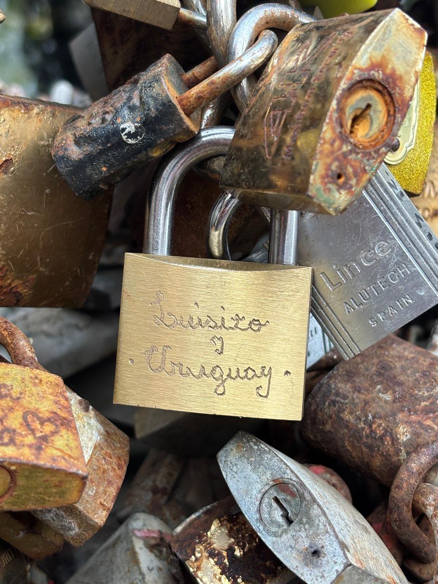 que bebe <a href="/LuisitoComunica/">Luisillo El Pillo</a>