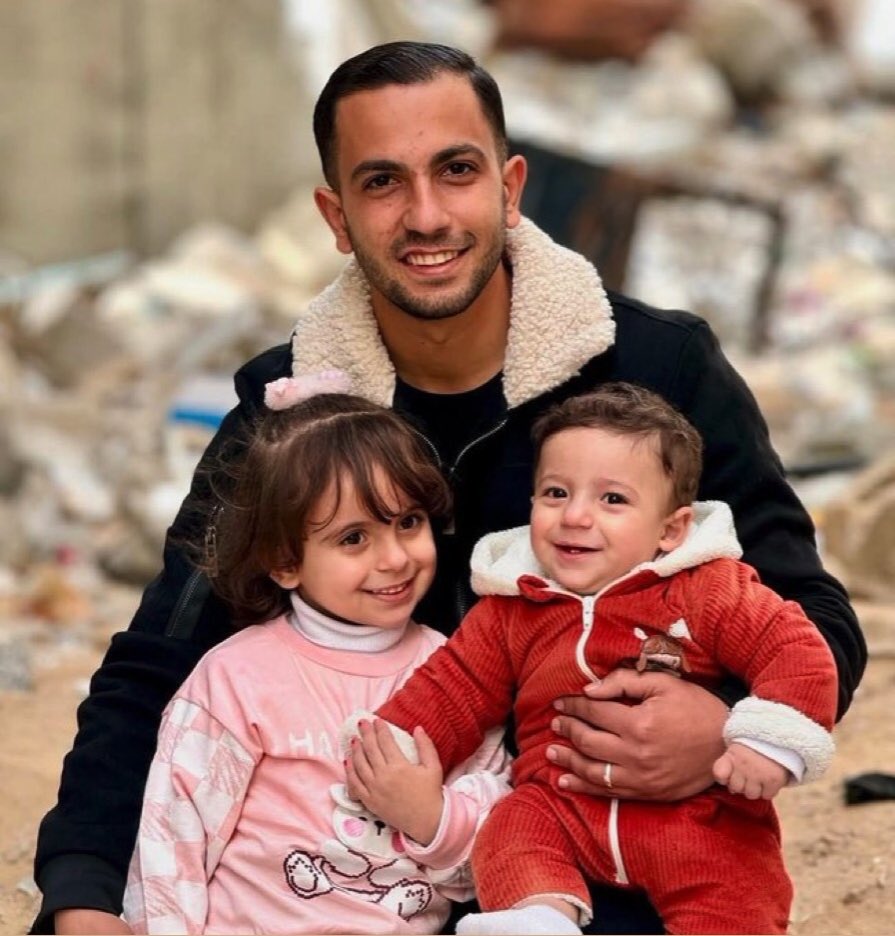 Free2Palestine_'s tweet photo. الأسير سابقًا امس يلتقي باطفاله 🤍
الحمدلله #غزة_تنتصر https://t.co/S58n6pcR43