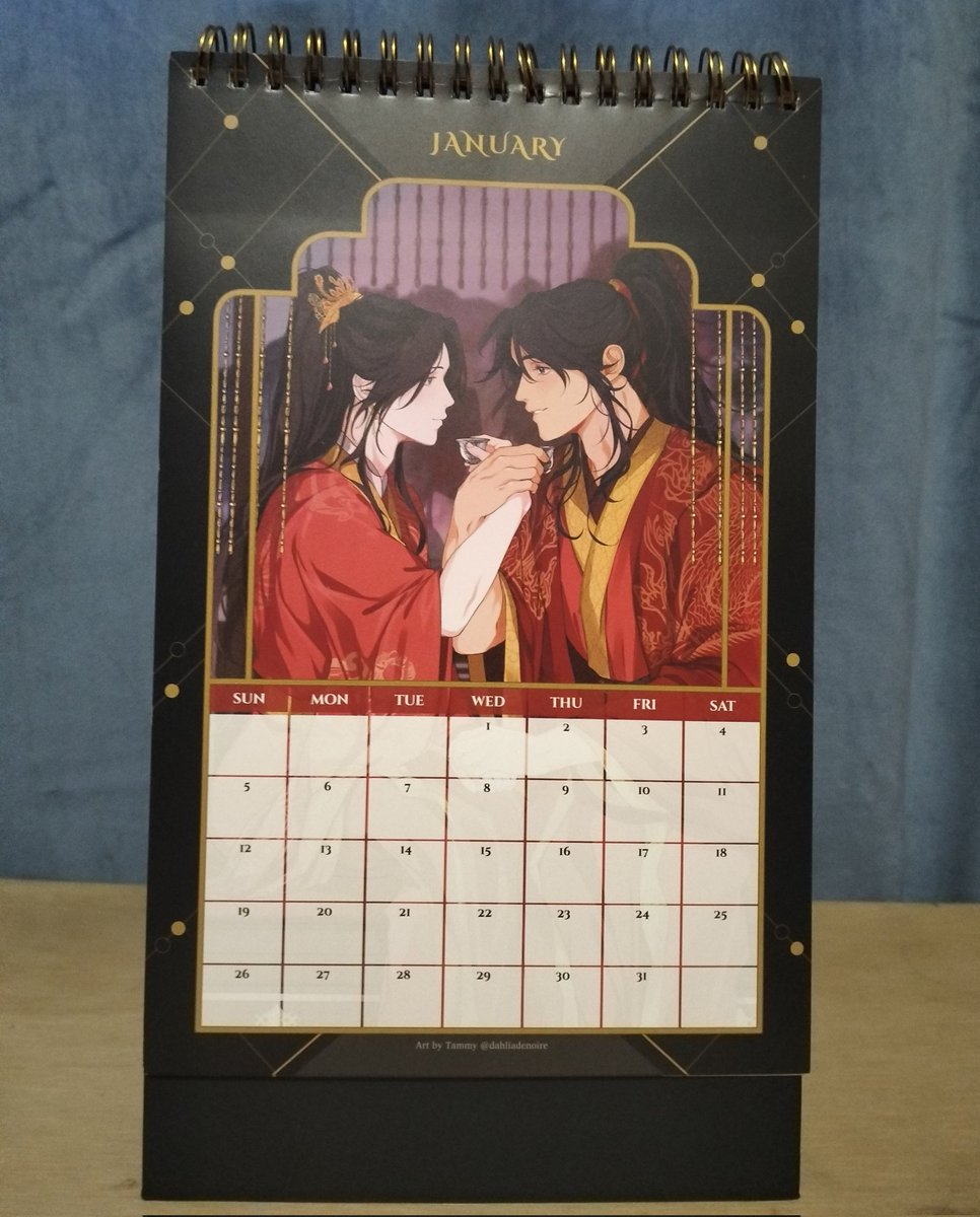 ¡Por fin llegó mi calendario de <a href="/RoubaoTarot/">Roubao Tarot</a>! 

Miren lo hermoso que es, todos los detalles son preciosos, muchas gracias al equipo por hacer esto, se verá tan lindo en mi escritorio. 🥺💖