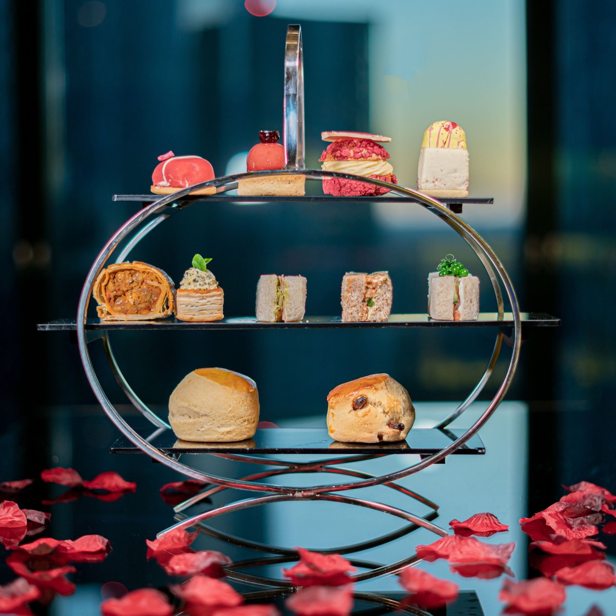 Cloud23Bar's tweet image. Mate or Date Night? 😍

Whatever you have in the planning for Valentine's 2025, plan with us. 

Our 2025 packages and offers are available now at cloud23bar.com. #Cloud23