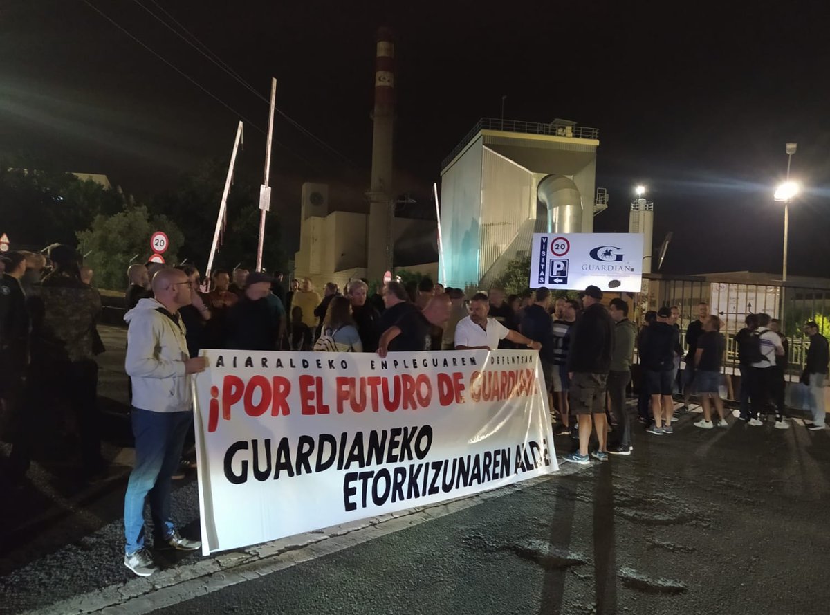 LABaiara's tweet image. ❌ LABek irmoki salatzen du Guardianen itxiera
🔗 labur.eus/MCPuB
❌ LAB denuncia rotundamente el cierre de Guardian
🔗 labur.eus/YZ8PD 

📢 Itxierarik ez!!! 
 @guardianglasseu
Aiaraldeko etorkizunaren defentsan!✊