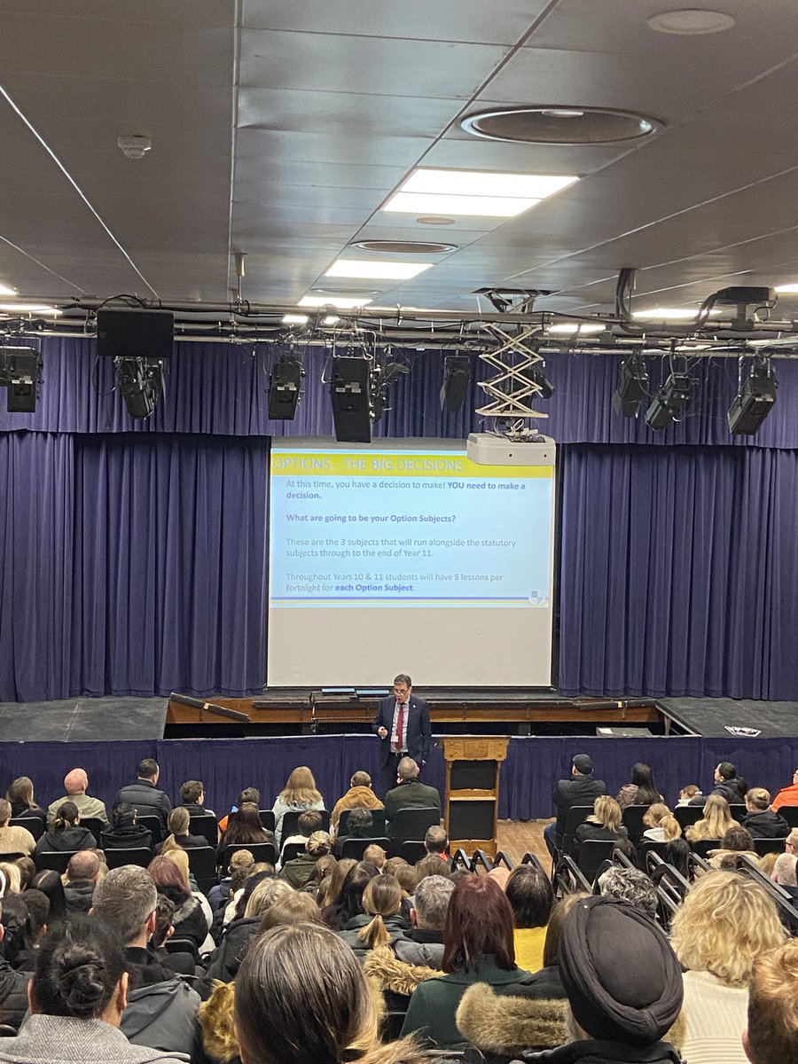MagnaCartaSch's tweet photo. We welcomed our Year 9 students and families to Options Evening tonight. They had an opportunity to find out more about the options process and talk to all of the subjects which are on offer to them. #LearningShapesLives #WeAreMagna https://t.co/g0MgM6J4gm