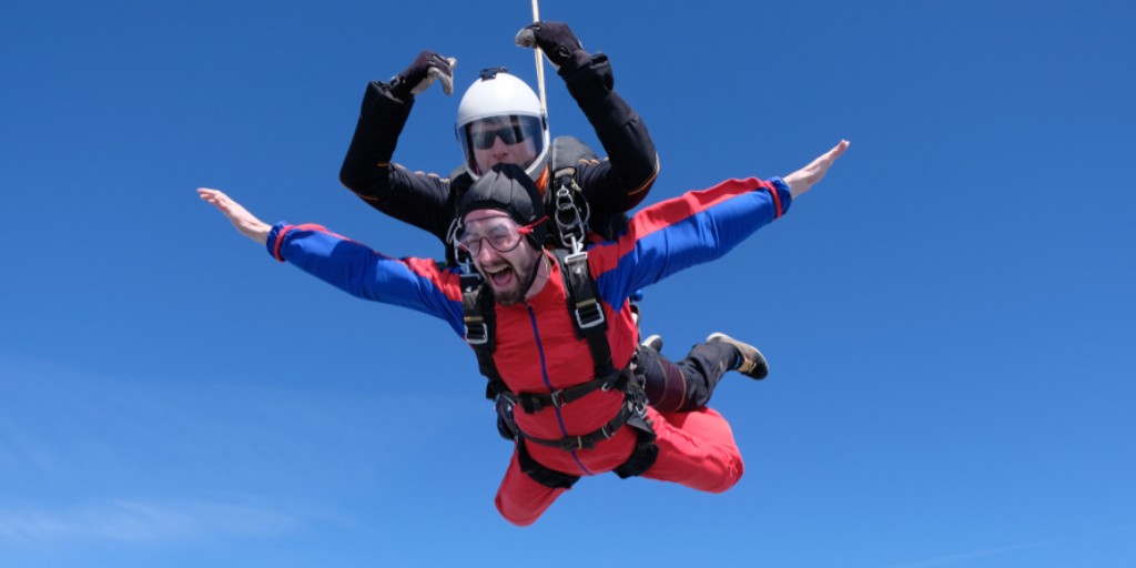 Experience the most amazing adrenaline rush of your life! Jump out of a plane at over two and a half miles above ground, and help fight heart and lung disease. bit.ly/48s4GGO #SkyDive