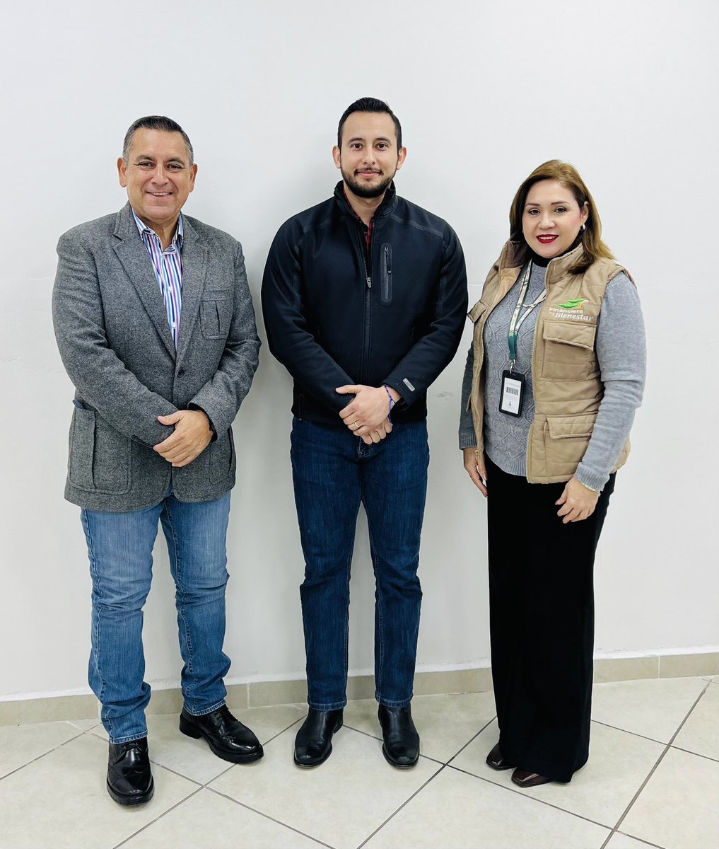 RicardoLugoM1's tweet image. 🌵Desde #Sonora estamos a toda marcha con el programa “México te abraza”, dando atención a los centros instalados en Nogales y mi tierra, #SLRC. 

Haciendo equipo desde todas las trincheras, hoy en reunión con Paulo César Lavín Aldama, titular del #INM en Sonora. 

#RLMoreno