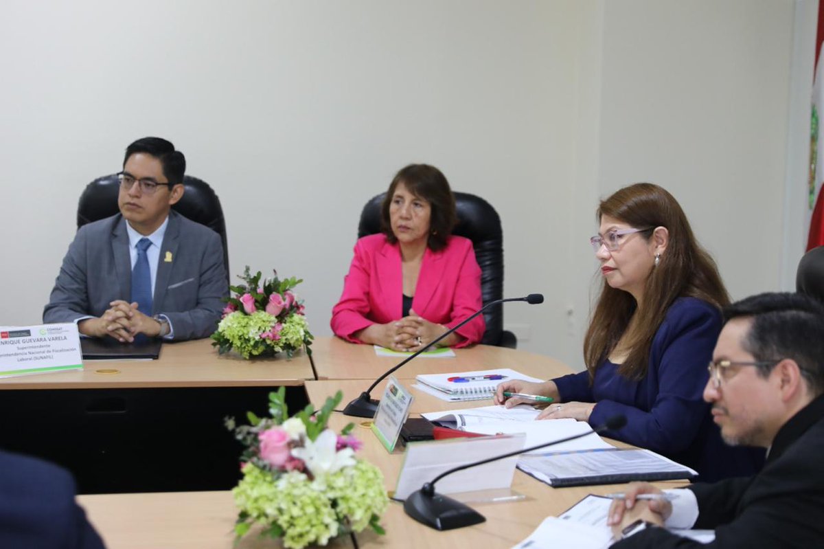 SunafilPeru's tweet photo. 📢 [DESTACADO] 
✅ El Superintendente Michael Guevara Varela participó en la sesión N.° 100 del Consejo Nacional de Seguridad y Salud en el Trabajo (#CONSSAT), conformado por el Estado, trabajadores y empleadores.
✅ Durante su intervención, el superintendente resaltó las acciones de orientación que han beneficiado a 10,522 empleadores y 136,056 trabajadores, a nivel nacional.