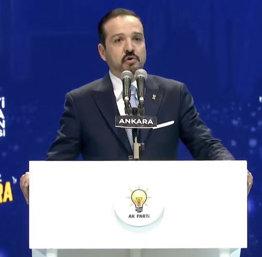 İYİ Parti Milletvekili Turhan Çömez’den AKP’ye katılan Kürşad Zorlu’ya:

“Siyasi tarihe;
👉Derdi vatan değil menfaat olan,

Ve bunun için;
👉Otur denince oturan,
👉Kalk denince kalkan,
Bir zavallı olarak geçeceksin!”