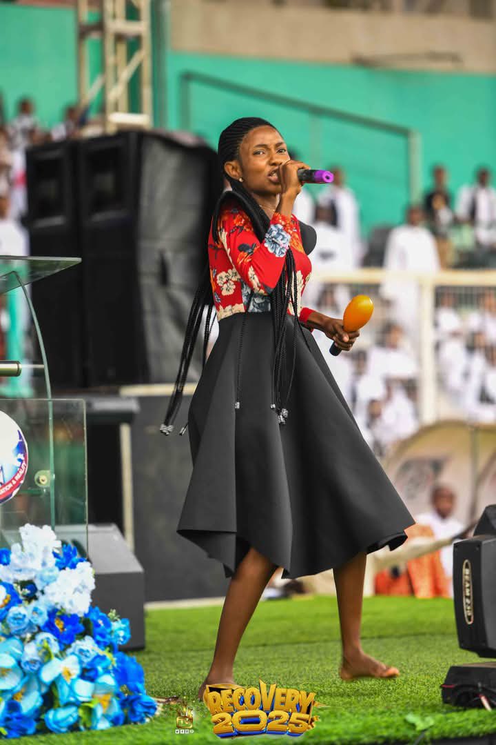 JolizRecords's tweet photo. Superb Ministration of Blessong Excel At Samuel Ogbemudia Stadium, Benin City, For RECOVERY CONFERENCE 2025 With The Restoration Apostle Johnson Suleman.
It Was An Awesome Moment Of Praise
# recovery2025 #dancer #praise #praisemachine https://t.co/qtglEL2ZaQ