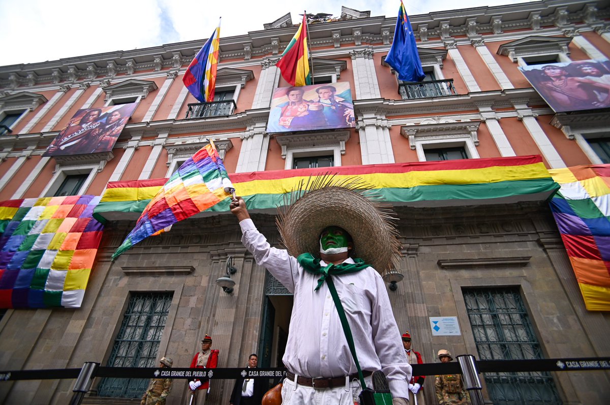 CelindaBolivia's tweet photo. Hoy celebramos 16 años del Estado Plurinacional. La Marcha Indígena por Tierra, Territorio y Dignidad, la Guerra del Agua, la Guerra del Gas y otras acciones populares dieron paso a la fundación de una nueva Bolivia libre, independiente, soberana y democrática.
1/2 https://t.co/iQIDYFzbT9