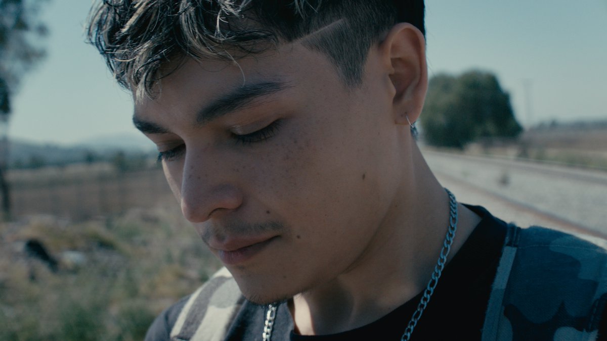 <a href="/silvnavarro/">Silvia Navarro</a> <a href="/johannamurillo/">Johanna Murillo</a> 4️⃣ Migrar y empezar de nuevo.
La película también toca temas actuales como la migración y lo que significa construir una nueva vida lejos de casa. 🌎