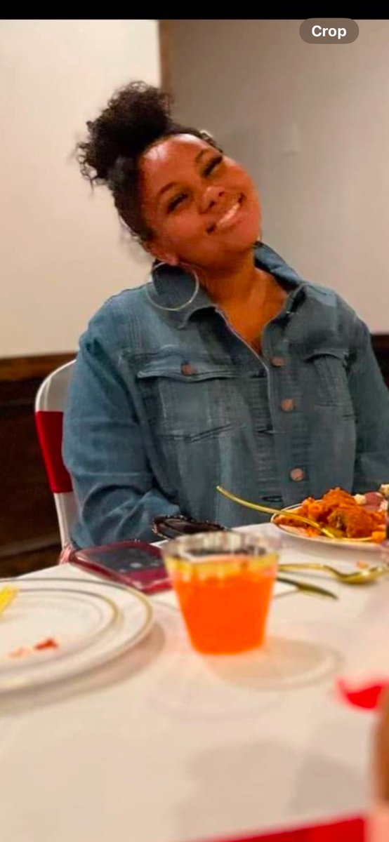 Getmom0hoe's tweet photo. @toptroller5 id be mad too if I was broke and fat, on section 8 smh.  And got my nigga snatched. Ugly as hell and  unfortunate AF :( https://t.co/U9QvGjOhEg