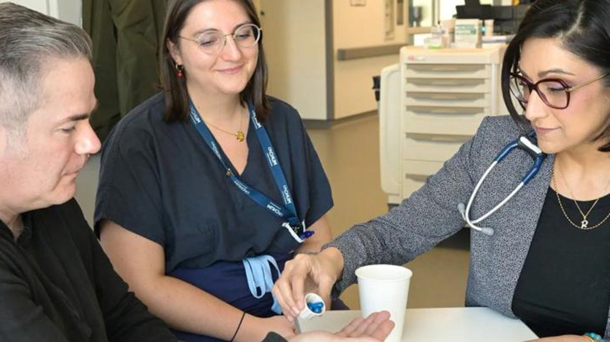 CDNCancerTrials's tweet photo. Melanoma clinical trial ME17 is officially open for enrollment in Canada. The study will compare immunotherapy alone with adding FMT treatment to the immunotherapy to improve outcomes. #SolvingCancerTogether
Learn more: https://t.co/Z6yvIKyScK https://t.co/VNAYvM2xOS
