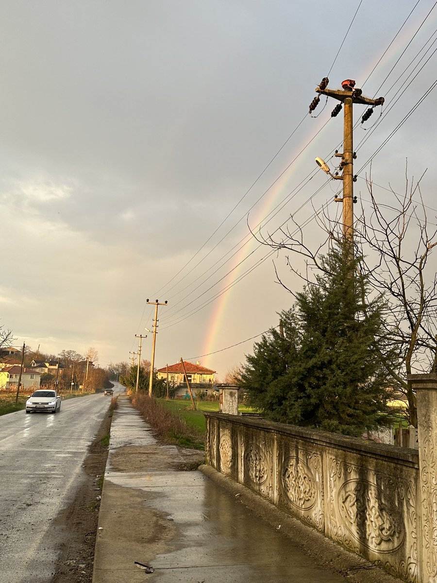 OnizBurce's tweet photo. Her fırtınanın sonunda bir güzellik saklıdır🌈 https://t.co/4cSWL15zB8