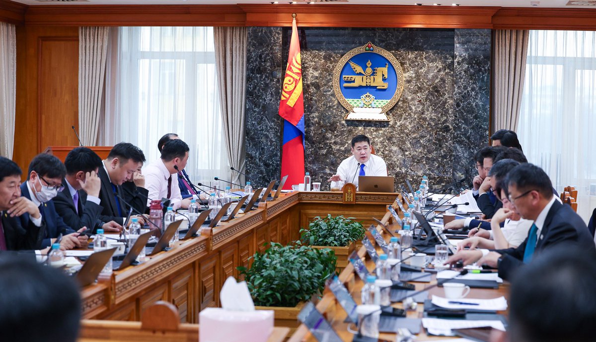 Монгол Улсын Засгийн газар өнөөдөр “Business friendly Mongolia" 🇲🇳 хөтөлбөрийг Бахрайн Улсын хөрөнгө оруулалт, бизнес орчны сайн туршлагад тулгуурлан хэрэгжүүлэхээр батлав. 

Өнгөрсөн жил Бахрайн Улсад айлчлахдаа энэ чиглэлээр хамтарч ажиллахаар тохиролцсон.

Тус хөтөлбөрийн