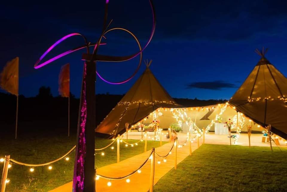 The Complete Wedding Directory tweet media