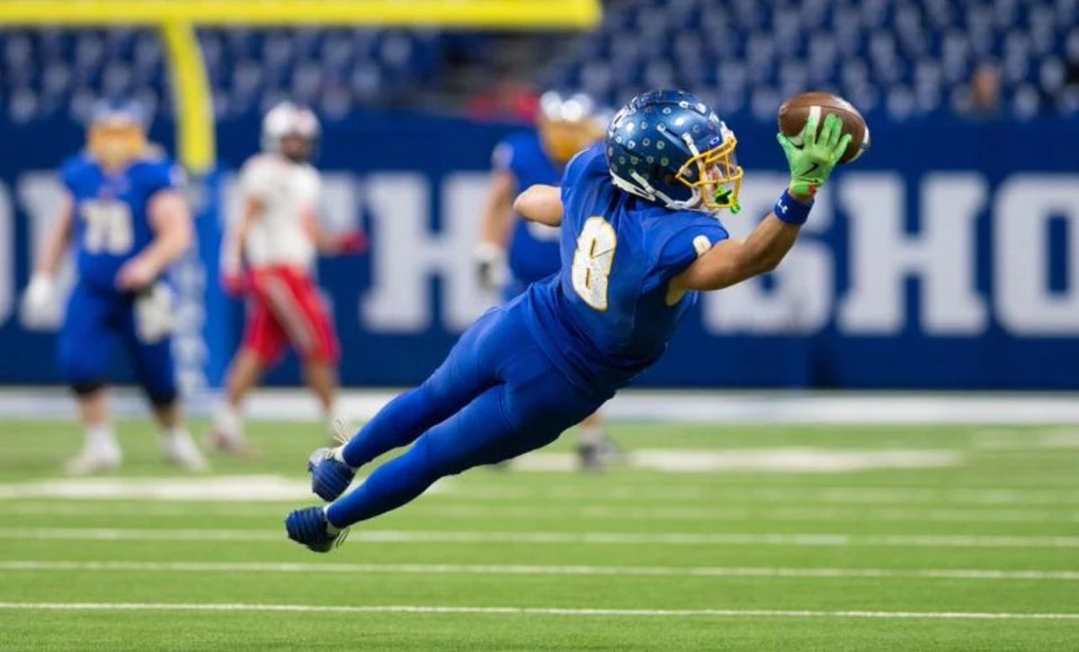 Still need a home……
Full Season Shortened into one
Stats 
98 Tackles (72 Solo)
7 TFL
4 INT (2 TD both for 90+yds) 
8 PBU
14 Receptions 333 Yards 6 TD
1,115 All-Purpose Yards 10 Total TD
⬇️⬇️⬇️
hudl.com/v/2RXXRk