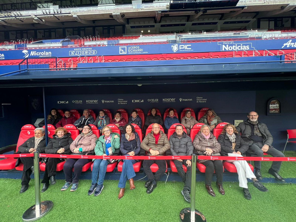 ContraCancerNAV's tweet photo. ¡Las #RutasSaludables ya están en marcha en Navarra!

Muchas gracias a @fundosasuna  por abrirnos las puertas del estadio y brindarnos una experiencia inolvidable. Nos hicieron sentir como en casa, ¡y los participantes han quedado encantados! 

#TodosContraElCáncer https://t.co/cD0wPgSulR