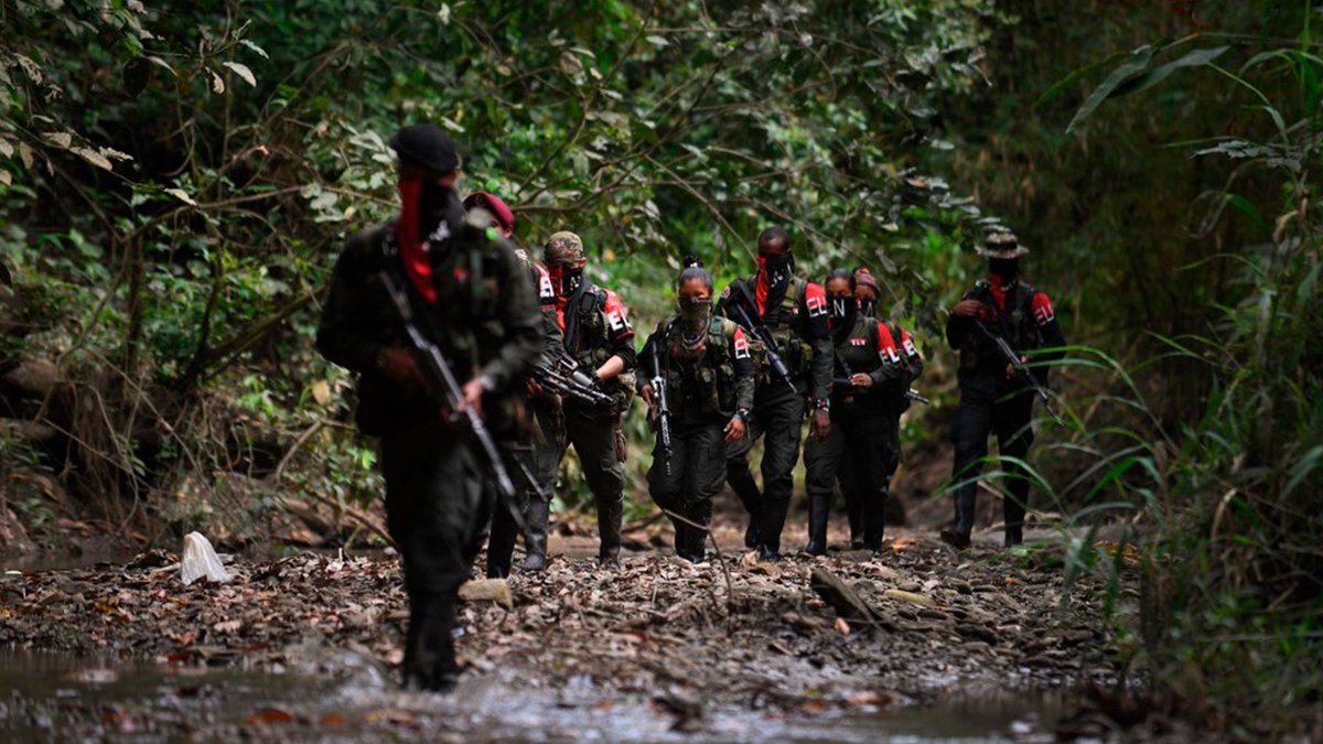 En zonas de los estados andinos venezolanos no mandan ni Dios ni la autodenominada Revolución Bolivariana. A punta de castigos el poder lo ejerce una guerrilla colombiana

🔗bit.ly/3NVRK2R

#ArmandoHistorias2024