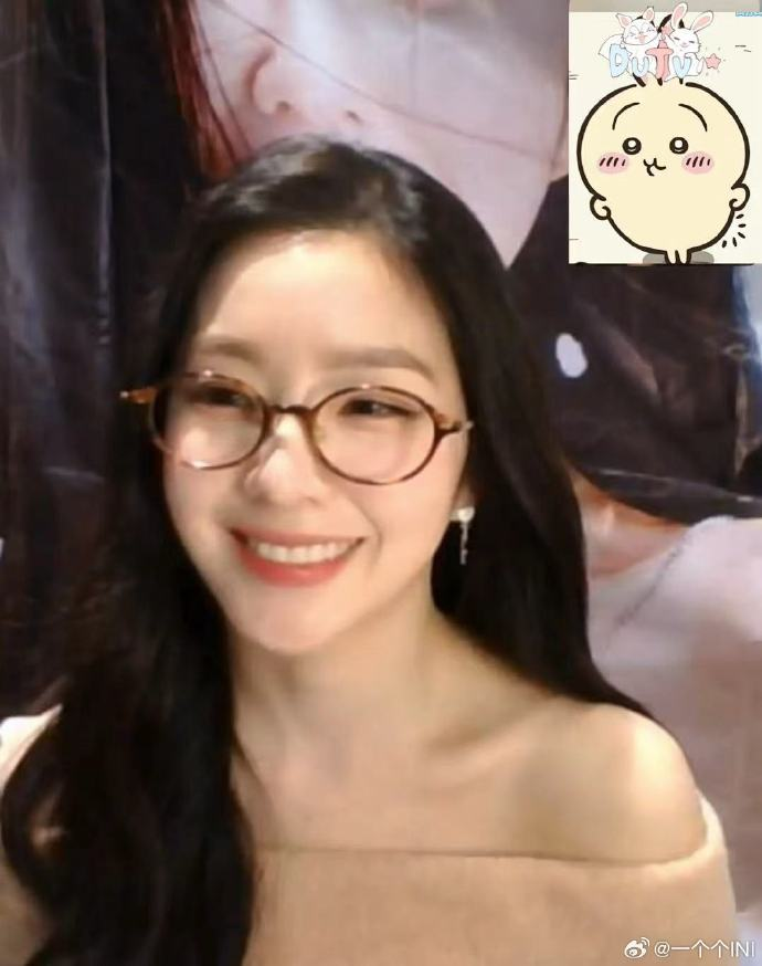 seurrene_'s tweet photo. STOP SCROLLING!!
IRENE WITH GLASSES IS HERE

https://t.co/BObGCy1D8Z https://t.co/nch9z5hV4D