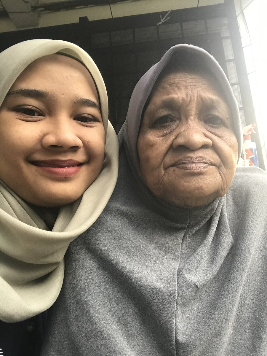 amighaaa's tweet photo. Tindu lah Mak. Tindu saangatt ☹️ tak puas lagi nk usik Mak 😢 https://t.co/iHtbWAV8d6