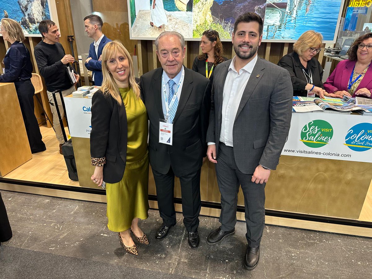 AjFelanitx's tweet photo. ℹ️ Avui i els propers dies, Felanitx és present a la gran fira del turisme #fitur. A l'obertura de la mostra hi ha assistit la batlessa @SolerCatalina i el regidor de Turisme, @ToniPA1.

👉🏻A Madrid han volgut fer valdre els valors envers el patrimoni o l'esport que té Felanitx. https://t.co/rHLfJe3uZ1