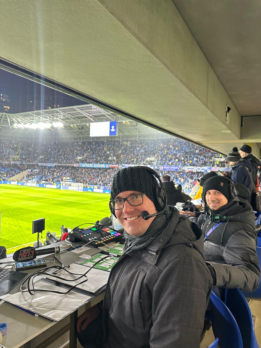 d_ha24's tweet photo. Vielen Dank an alle, die gestern unsere Vollreportage zu #SLOVfB gehört haben. Es macht sehr großen Spaß die #UCL-Spiele des #VfB, in Kooperation mit dem VfB-Radio, in voller Länge auf DIE NEUE 107.7 zu übertragen.
Freue mich immer über euer Feedback &amp; auf das Endspiel vs. PSG. https://t.co/7vfafZmtiZ