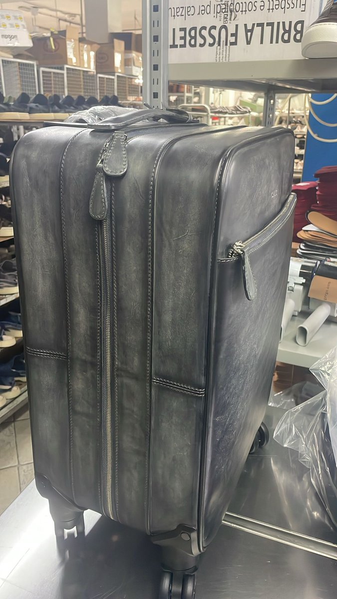 defustel's tweet photo. Private order
MTM
#trolley
#ancona
#defustel
Made in Italy 🇮🇹 https://t.co/lbAtbnD1eO