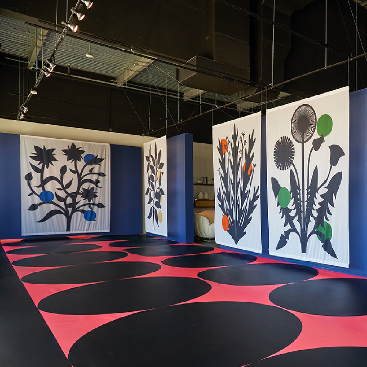 DivaniDivaniPt's tweet photo. Natuzzi Open Art Project PUGLIA LOVERS
Fragmentos de vida e de cultura.
Um projeto ambicioso cujo o único objetivo é difundir o "know-how" apuliano mostras partes do mundo. Visões diferentes com a mesma identidade que se unem com um objetivo comum. https://t.co/QKxRO4KeyX