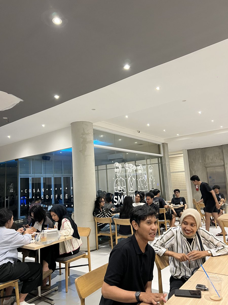Alonyangmu's tweet photo. Anyone here ? 🧐
Kuy dutay ngopi ☕️
#jogja #seturan #coffe #break https://t.co/g6QYsLi0A7