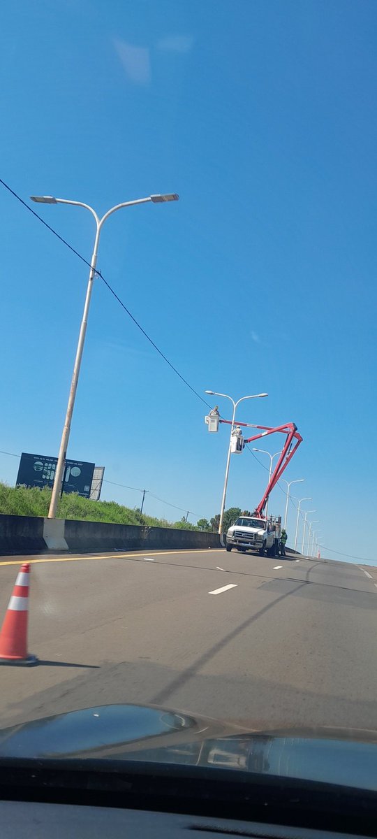 alejavidelgado's tweet photo. Reiluminación del puente sobre el arroyo Yabebiry ruta nacional 12 San Ignacio Misiones @ing_sebamacias @VialidadMnes @HorizonteSaltoE https://t.co/VIfpoyMsq9