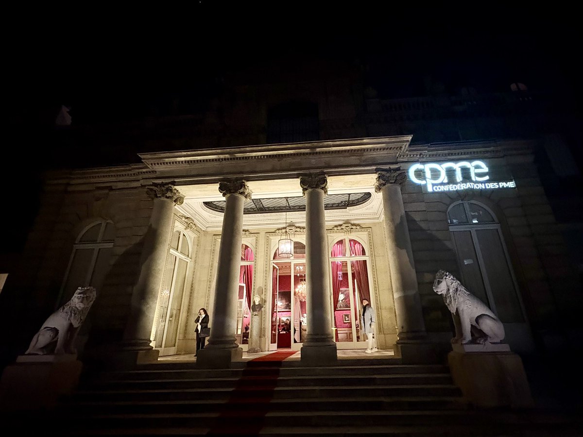 Mes félicitations <a href="/AmirRT/">Amir Reza-Tofighi</a> nouveau président <a href="/CPMEnationale/">CPME</a> !