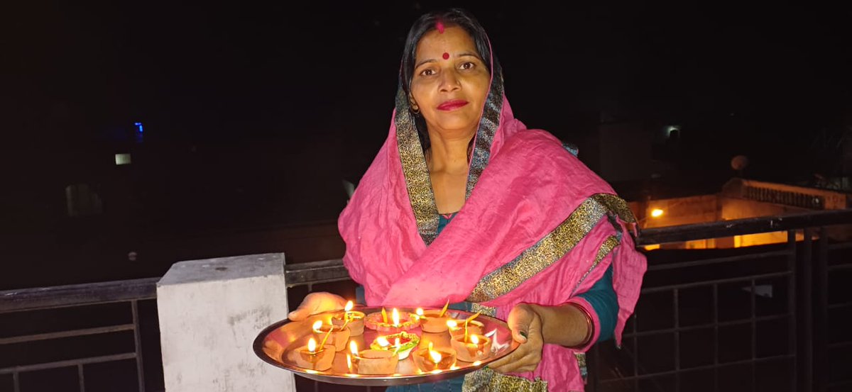 vimla_jatav's tweet photo. भगवान #श्री_रामलला सरकार के श्री विग्रह की #प्राण_प्रतिष्ठा की पहली वर्षगांठ की हार्दिक शुभकामनाएं।
प्रभु #श्रीराम का आशीर्वाद सदा आप पर बना रहे।🙏🏻💐 https://t.co/huFhFA4aei