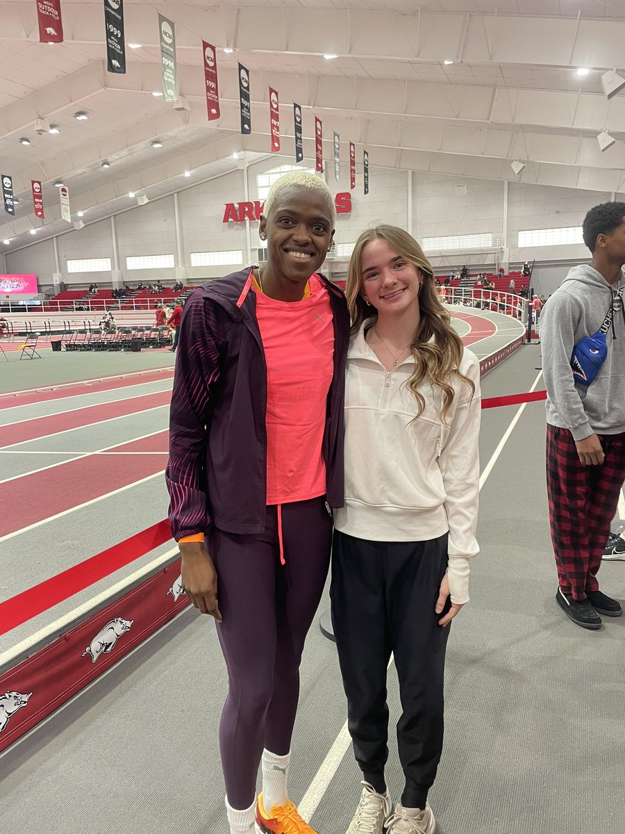 StarlynEd_xctf's tweet photo. Had so much fun at the Arkansas High-school Invitational this weekend! I placed 9th overall in the mile with a 5:08 and placed 4th overall in the 800m with a 2 sec PR of 2:17 (winning my heat by over 4 sec). And I finished the weekend by testing positive for covid haha. https://t.co/wNphbXQkjI