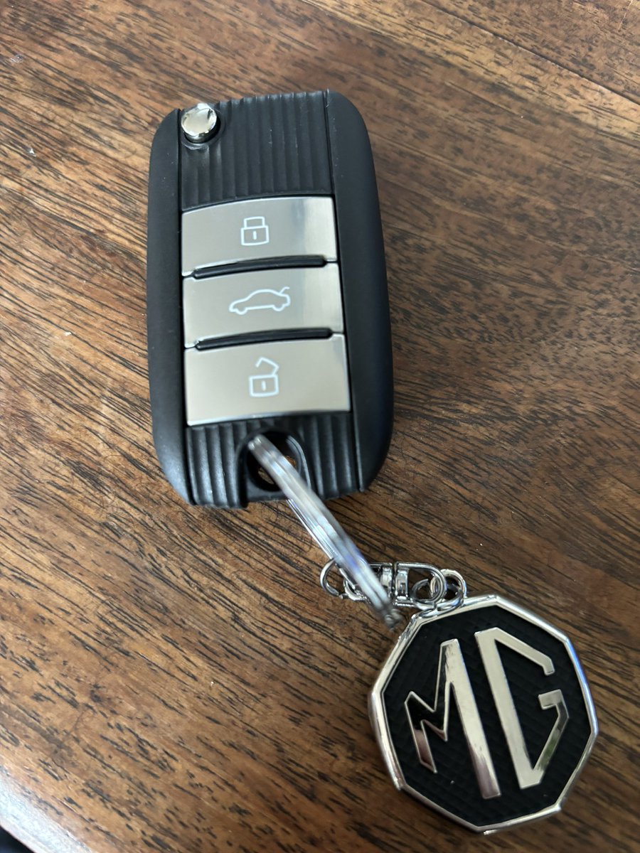 Alex Dredge tweet media