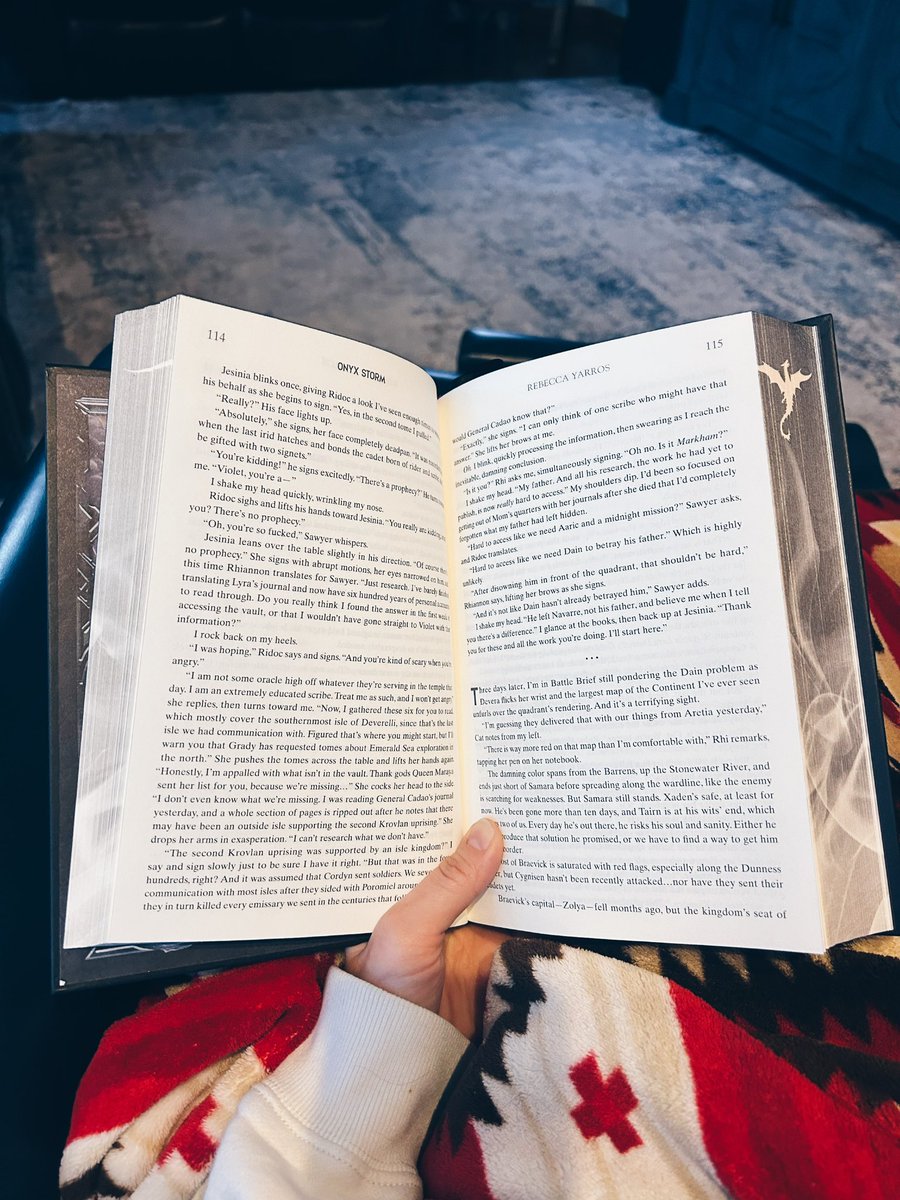 RunThruPages's tweet image. Where you can find me until further notice 🐉 #OnyxStorm