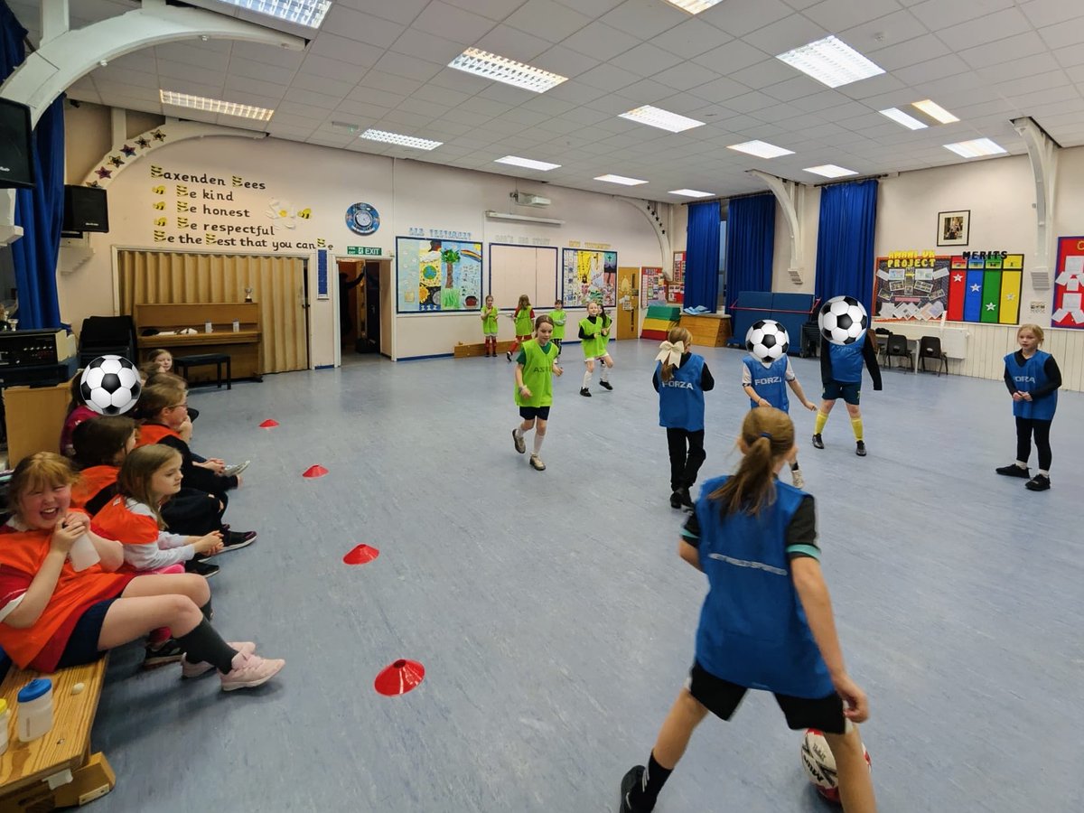 LSportsCoaching's tweet photo. Our second week of KS2 football at Baxenden St John's C of E Primary School. Great to see this girls' only session becoming so popular ⚽️ @NB_Baxenden_PE https://t.co/GL2en7DZcD