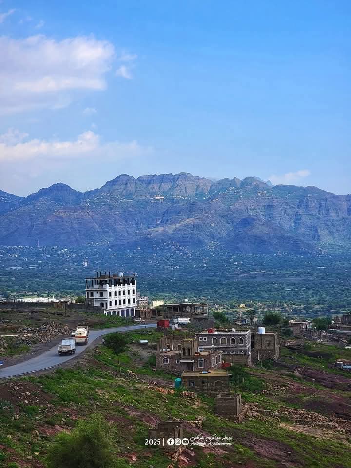 #خط_نجد 
#قسيم ويظهر في #الصورة 
#جبل منطقة #المسراخ اليمن #السعيد 
#من_الريف_اليمني