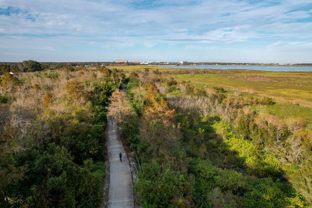 IntrepidEscape's tweet photo. Incredible adventures in Kissimmee and Orlando (without going to the Theme Parks!) 🤩

1. E-biking at Lake Toho!! 🚴

More here:
🎥➡️https://t.co/It8Vtm7yOf
✍️➡️https://t.co/xEzlTPd7rp

#MyKissimmee #GetBold @Kissimmee Ad https://t.co/OYuGoZHSJT