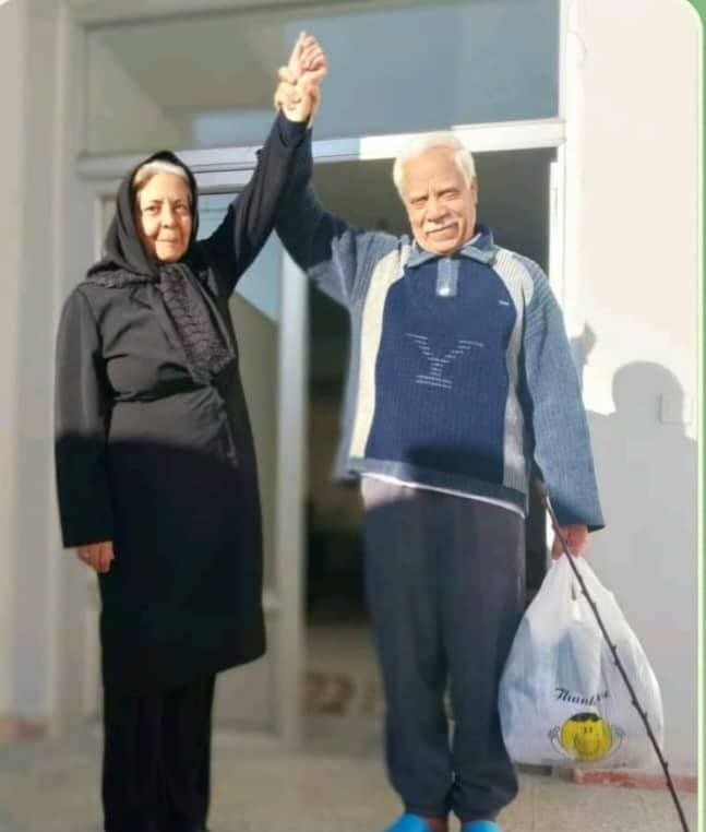 m_beheshtil's tweet image. معلم سرافراز هاشم خواستار بعد از ۶ سال حبس بی وقفه، به مرخصی آمد.
#خواستار
#زندانی
#آزادی