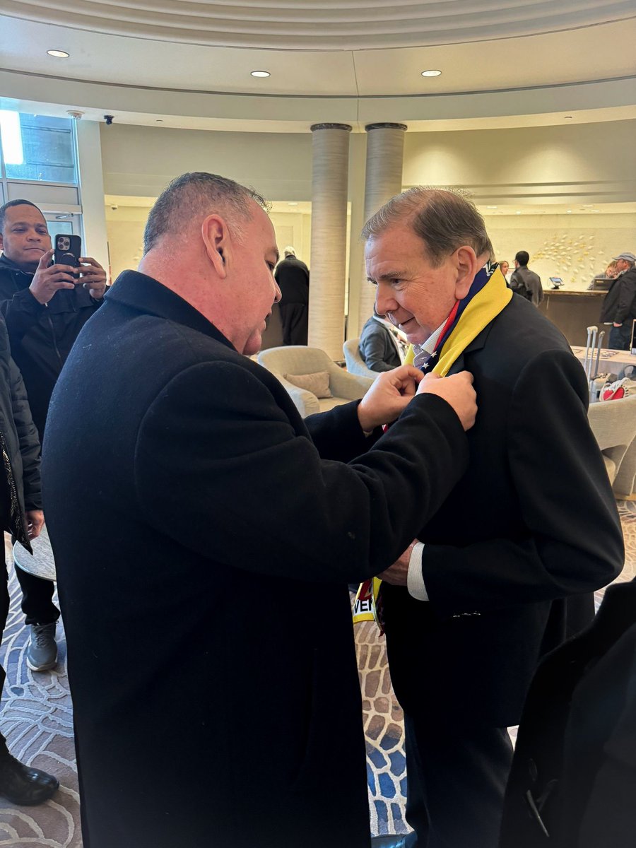 El Presidente electo Edmundo González Urrutia en Washington DC. Su verdadera determinación por una Venezuela libre y democrática es inspiradora. 

Con la paciencia y la perseverancia llegaremos a la LIBERTAD. El tiempo de Dios es perfecto.

🇻🇪🇺🇸