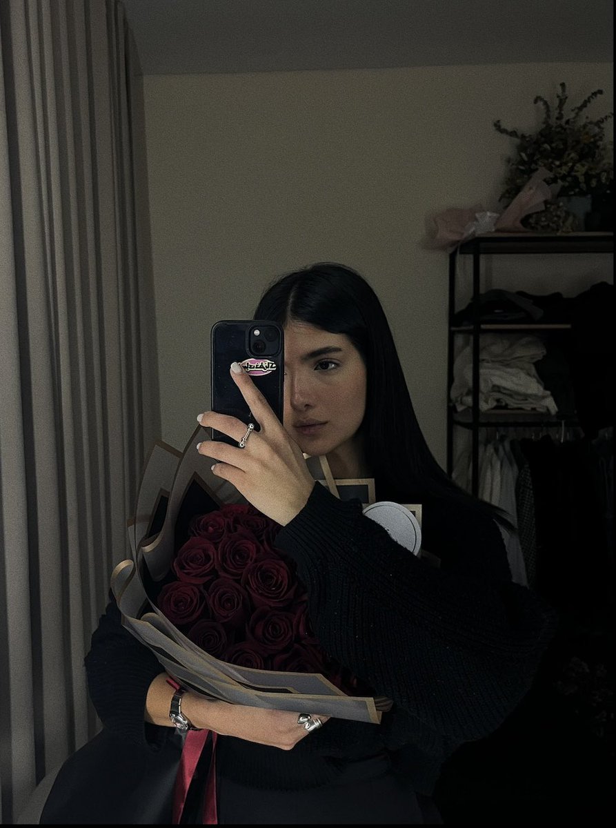 tatadivaj's tweet image. خلاصه که انرژی زنانه‌ام در بالاترین حد خودشه :)))🤲🏻🫶🏻