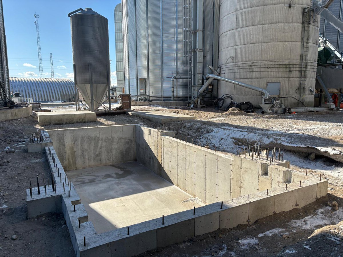 It might be cold out there, but #horstsystems crews are still getting it done.
<a href="/ToughDuck/">Tough Duck</a>  #concrete #tough #winterwork