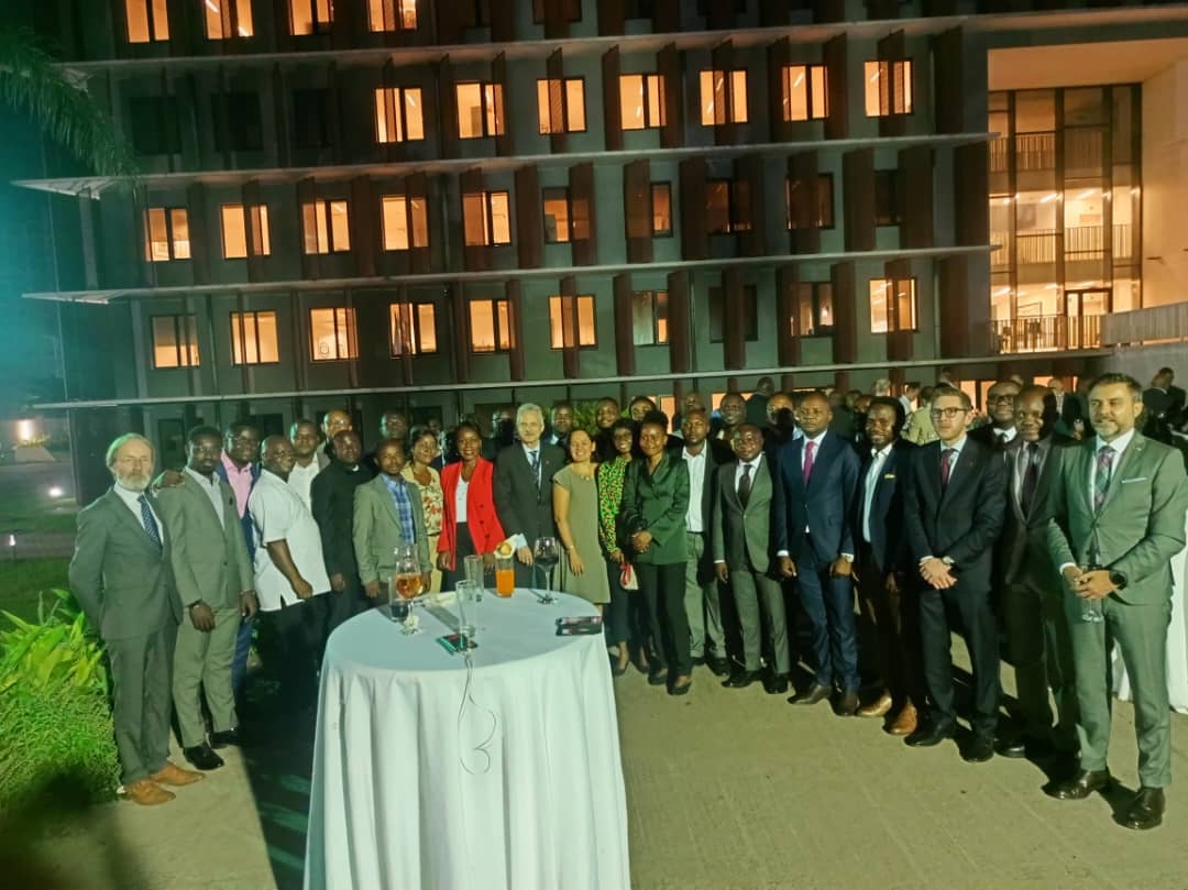 Egmont Training Programme (@egmonttraining) on Twitter photo J1โฃ de la mission de <a href="/EgmontInstitute/">Egmont Institute</a> ร Kinshasa. Le Directeur Gรฉnรฉral <a href="/DewittePol/">Pol Dewitte</a> a rencontrรฉ le bureau d'<a href="/Enabel_en_RDC/">Enabel en RDC</a> & la nouvelle direction de l'<a href="/EnaRDC_Officiel/">Ena RDC</a>, avant une belle rรฉception ร <a href="/BelgiqueRDCongo/">Belgique en RDCongo</a> avec les 59 รฉnarques ayant effectuรฉ un stage en ๐ง๐ช J1โฃ de la mission de <a href="/EgmontInstitute/">Egmont Institute</a> ร Kinshasa. Le Directeur Gรฉnรฉral <a href="/DewittePol/">Pol Dewitte</a> a rencontrรฉ le bureau d'<a href="/Enabel_en_RDC/">Enabel en RDC</a> & la nouvelle direction de l'<a href="/EnaRDC_Officiel/">Ena RDC</a>, avant une belle rรฉception ร <a href="/BelgiqueRDCongo/">Belgique en RDCongo</a> avec les 59 รฉnarques ayant effectuรฉ un stage en ๐ง๐ช