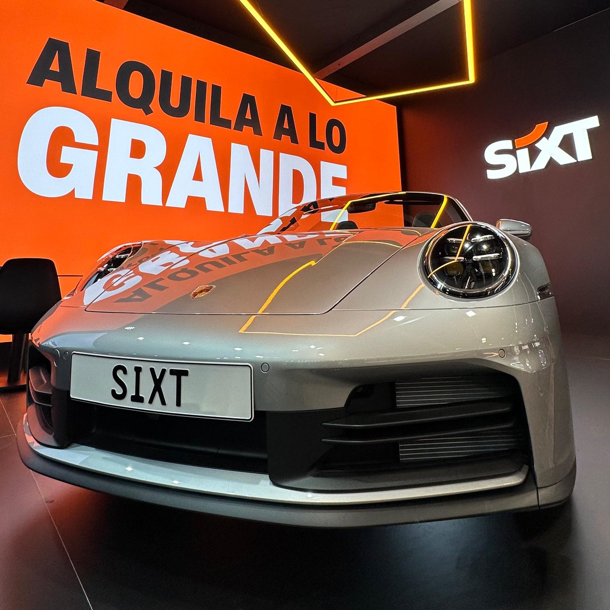 ¡Arranca #FITUR2025! 🌏🚗

Y como siempre nos encontraréis en el Pabellón 10 - Stand D02, junto a una estrella que roba miradas: el PORSCHE 911 Cabrio. 😎

Nuestro equipazo está listo para sorprenderte.

¡Te esperamos para hacer de tu próxima aventura algo inolvidable!