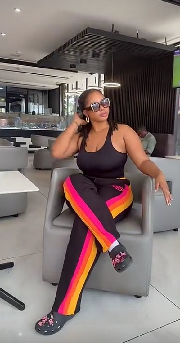 IlebayeWabadimo's tweet photo. Big brother my baby look like a rich aunty 
ONYEKA CHIGBO OUR PRIDE
ONYEKA X ONYXTARS MOMENT
#OnyekaAnitaChigbo 
#OnyxtarsXOnyeka https://t.co/ta5dG7IK4t