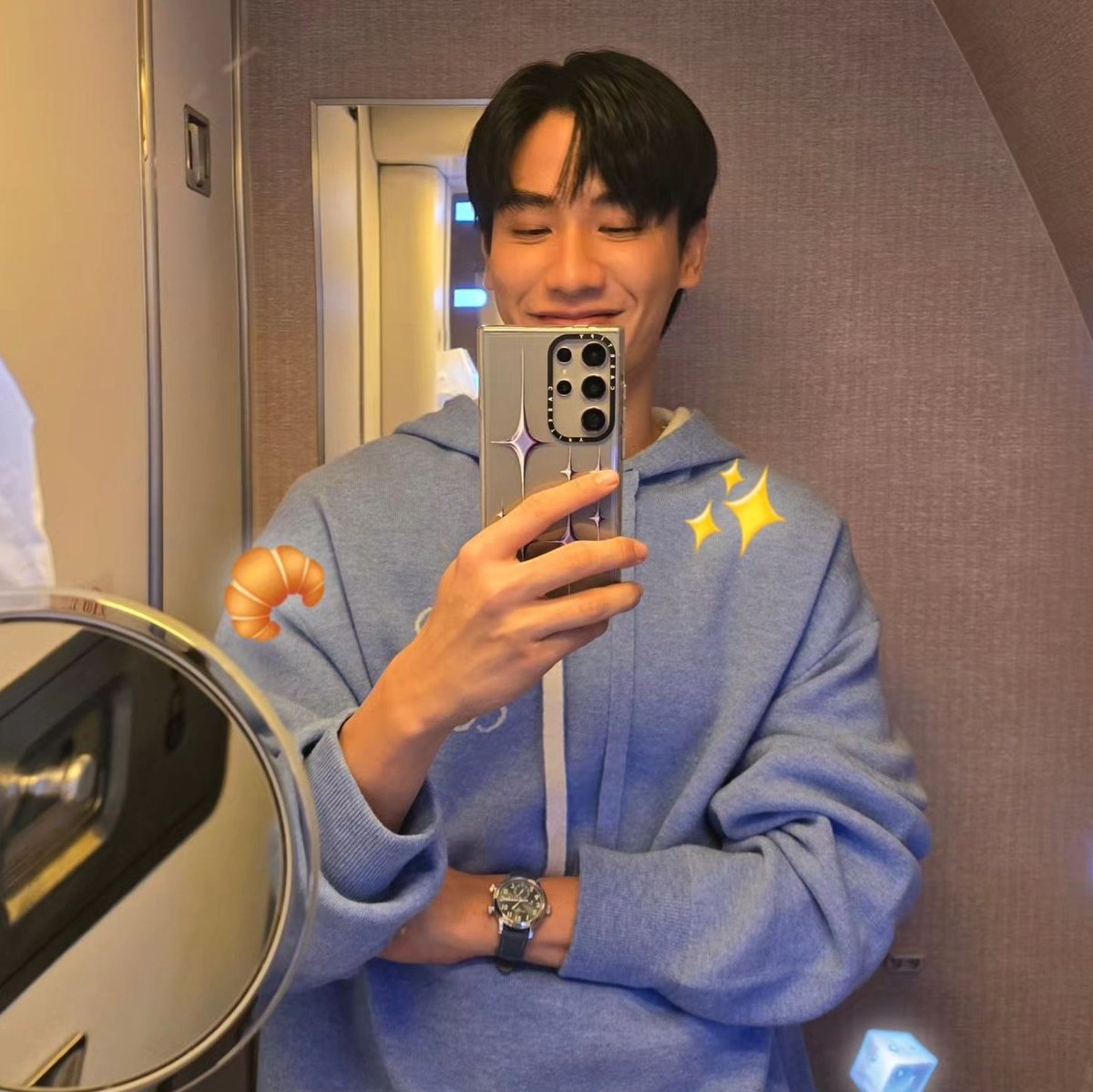 justtheotherK's tweet photo. Selfies with Samsung - Tay Edition ✨️

TAY WITH THE NEW GALAXY
#GalaxyxTayTawan #GalaxyAI      
#GalaxyUnpacked #TeamGalaxy @Tawan_V https://t.co/Ob0xcbZxRA