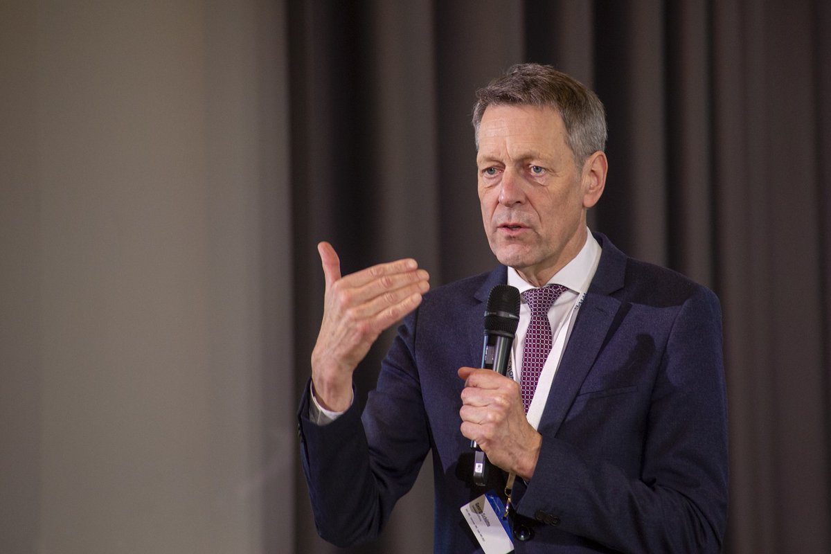 German_U15's tweet image. Thank you to Georg Schütte @VolkswagenSt, 
Michael Hoch, Chair of #GermanU15, Rector of @UniBonn &amp;amp; Peter Stoicheff, Chair of @u15ca, President of @usask for inspiring opening remarks at #ISPS in Hanover. Moderation: @KatieGallus