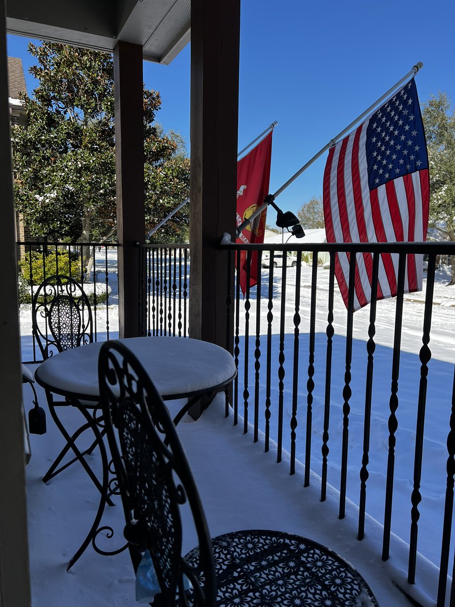 mrgrita64's tweet photo. NOLA Snow day #2 https://t.co/pMv1lsjaza