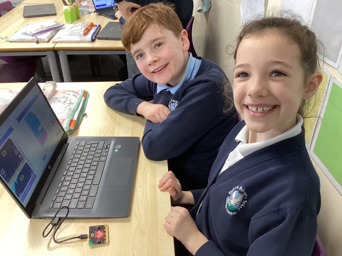 raeburnprimary's tweet image. We have been programming our micro:bits today to create wildlife animations on the LED display.  
#RaeburnYear5    #RaeburnComputing