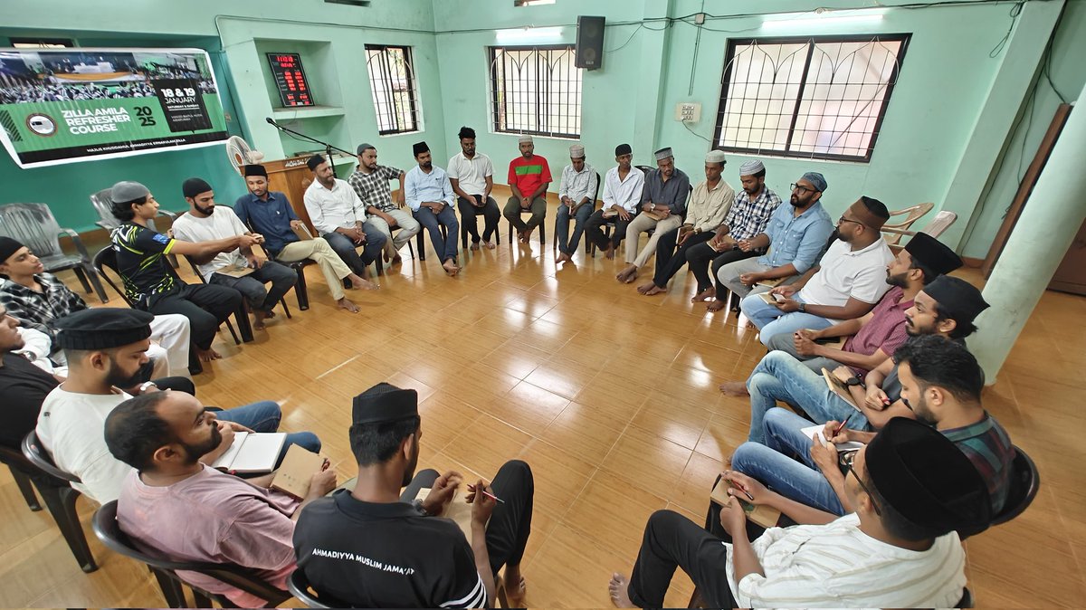 mkaindia's tweet photo. An Amila Refresher Course for #Ernakulam zilla, #Kerala was conducted at Masjid Baitul Huda. Various programs included to motivate the members both Mentally, physically &amp; spiritually.  Discussions with campfire, Tahajud, Dars, Morning Walk &amp; other Planning programs have been done https://t.co/qNE6nsthWR