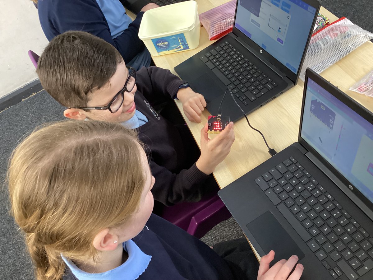 raeburnprimary's tweet image. We have been programming our micro:bits today to create wildlife animations on the LED display.  
#RaeburnYear5    #RaeburnComputing